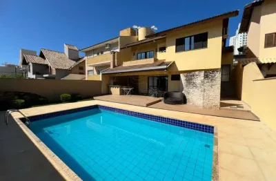 Sobrado de alto padrão para alugar no condomínio vale das araucárias com 3 quartos na região sul de londrina