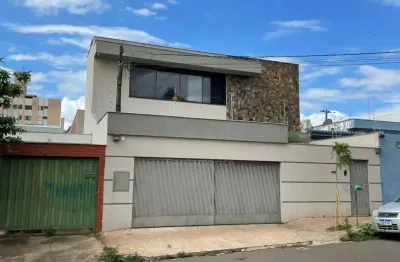 Casa à venda com 3 quartos no centro de londrina, próxima à avenida higienópolis