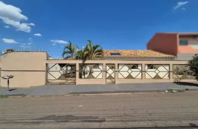 Casa à venda no jardim nações unidas com 4 quartos na região leste de londrina