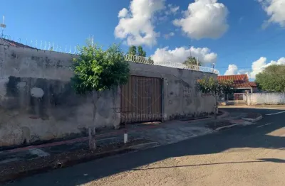 Casa à venda no bairro cafezal com 3 quartos e quintal na região sul de londrina