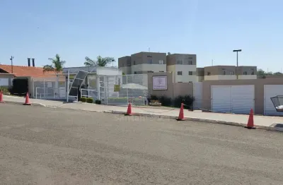 Apartamento à venda no Edifício Vila das Cerejeiras na Região Norte de Londrina com 2 quartos