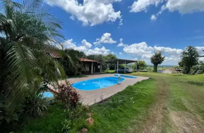 Chácara à venda com 3 dormitórios e piscina na Zona Norte de Londrina