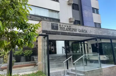 Apartamento à venda na Região Central de Londrina no Edifício Solar Philadelpho Garcia com 3 quartos