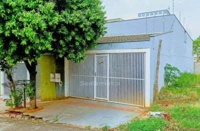 Casa à venda e para alugar na Região Norte com 3 quartos em Londrina, próximo ao Estádio do Café