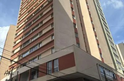 Apartamento à venda no Edifício Cinzia com 3 quartos na Região Central de Londrina