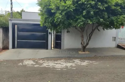 Casa à Venda com 3 Quartos no Conjunto Jeronimo Nogueira, Zona Norte de Londrina