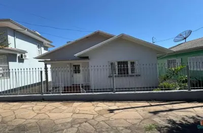 Casa com 2 quartos à venda na nossa senhora de lourdes, caxias do sul  por r$ 650.000