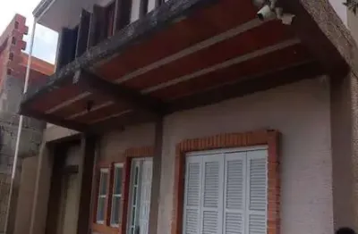 Casa com 4 quartos à venda na bela vista, caxias do sul  por r$ 750.000
