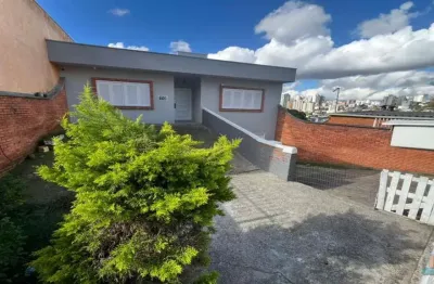 Casa com 3 quartos para alugar no rio branco, caxias do sul  por r$ 2.100