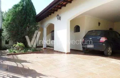Casa com 4 quartos à venda na rua tomé de sousa, 35, vila nogueira, campinas, 270 m2 por r$ 840.000
