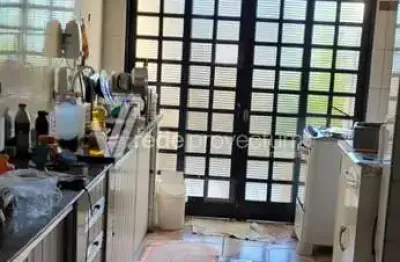 Casa com 2 quartos à venda na laissez puya pesciotto, 163, parque fazendinha, campinas, 180 m2 por r$ 450.000