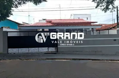 Casa Térrea à Venda 3 Quartos 1 Suíte 160m² Piscina-Bairro Jardim Satélite