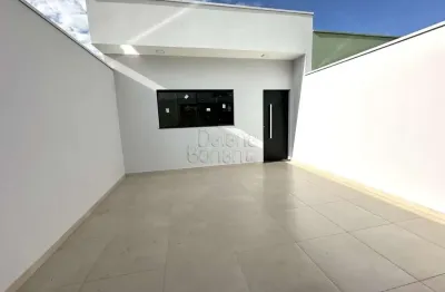 Casa com 3 dormitórios no Jardim Livia em Botucatu - Aceita Financiamento