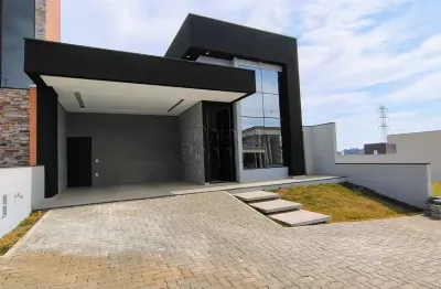 Casa Nova de Alto Padrão à Venda – Condomínio Royal Garden, localizada na cidade