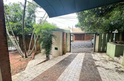 Casa 4 dormitórios para vender ou alugar Vila São Lúcio Botucatu/SP