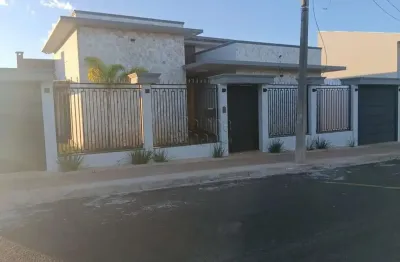 Casa com 4 quartos à venda na Rua Doutor Luís Bonete, 168, Jardim Regina, Botucatu