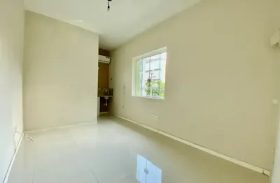 Sala comercial para alugar na Rua Conselheiro Lafayette, 97, Embaré, Santos