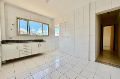 Apartamento com 3 quartos para alugar na Rua Professor Tarquínio Silva, 40, Marapé, Santos