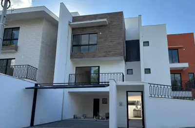 Elegante e moderno  Tríplex de alto padrão com 3 suítes, 4 vagas e piscina privativa