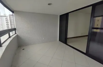 Lindo 4/4 com 3 suítes e 3 garagens na rua oito de dezembro na graça