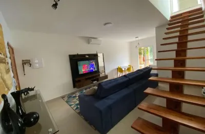 Cobertura duplex com 03 dormitórios mobiliada na praia das toninhas