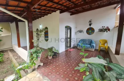 Casa 3 dormitórios sendo 1 suíte, bairro estufa i, ubatuba/sp