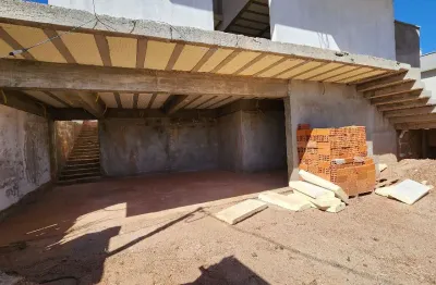 Sobrado de 250m² no jardins porto com 3 suítes e vista privilegiada!