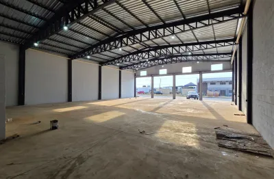 Galpão comercial novo 450 m² com pé-direito alto, grande visibilidade e localização estratégica no setor moinho dos ventos