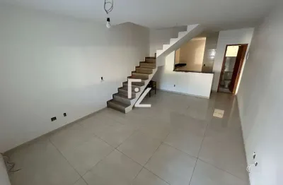 Triplex 3 suítes com  terraço em condomínio fechado na taquara