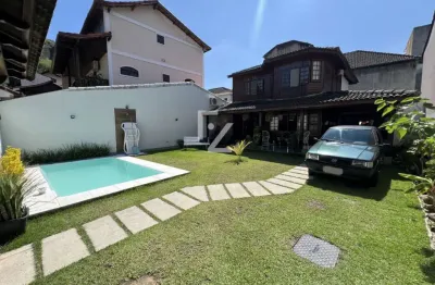 Casa com 3 quartos/com suíte e incrível área de lazer