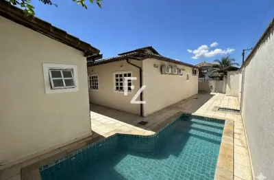 Casa Linear à Venda no Condomínio Gramado, 3 Quartos + Escritório, com Quintal E Gourmet Integrados