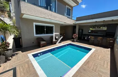 Casa cinematográfica com a vista para todo o bairro - porteira fechada