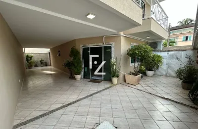 Casa em Condomínio Fechado com 3 Suítes, Energia Solar e Aceita Apartamento como Parte do Pagamento.