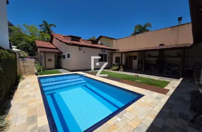 Casa linear + Sotão com cinema e bar no Passaredo, um verdadeiro achado.