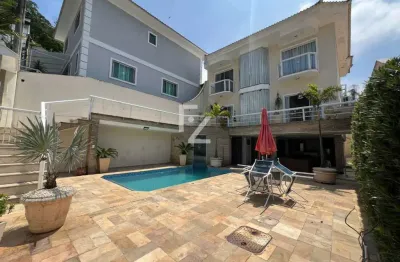 Casa de luxo no coração da Taquara - 3 suítes + lazer magnífico