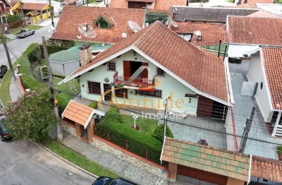 Casa mobiliada com 4 dormitórios e área gourmet na nova suíça
