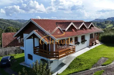 Casa térrea com vista deslumbrante na região do descansópolis