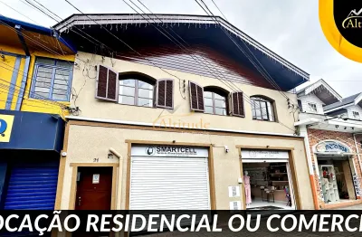 Casa para locação comercial ou residencial no calçadão da abernéssia, com ambientes amplos e boa iluminação
