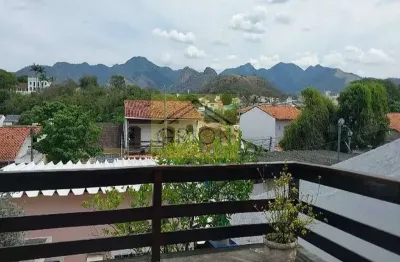 Casa de condomínio à venda em Rio de Janeiro, Taquara, com 2 quartos, 359m²