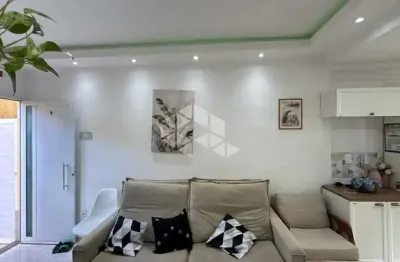 Casa de condomínio diferenciada com 02 dormitórios, sala, cozinha, banheiros, área de serviço, vaga de garagem, churrasqueira e ar condicionado.