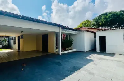 Casa com 4 quartos à venda na Rua Engenheiro Bertoldo Gurgel, 1800, Lagoa Nova, Natal