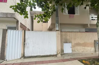 Kitnet para locação anual no jardim iate clube em  balneário camboriú