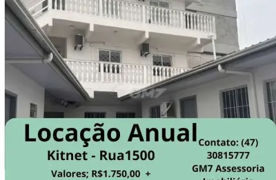 Kitnet para locação no centro de  balneário camboriú, sc