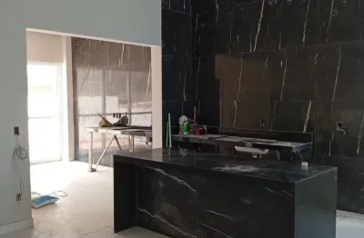 Casa com 5 suítes e 6 vagas de garagem no alphaville