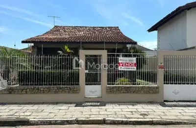 Casa com 3 quartos para alugar no Parque São Caetano, Campos dos Goytacazes 