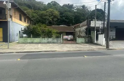 Terreno comercial c/ area total de 310,00 m2 + residencia em alvenaria no bairro iririu!