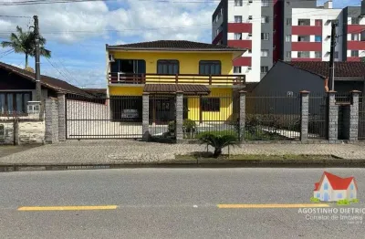 Sobrado residencial c/02 aptos + moveis planejados + area c/churrasqueira no bairro aventureiro!