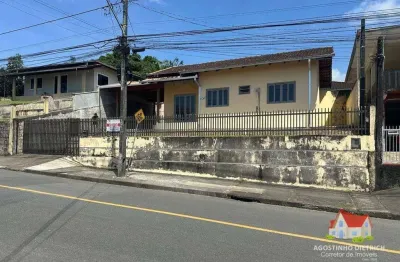 Imperdivel ! residencia em alv. c/laje c/parte averbada + edicula e terreno c/area de 366 m2 no jardim iririu!