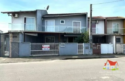 Sobrado geminado c/03 quartos + moveis planejados + pergolado + area c/churrasqueira no j. paraiso!