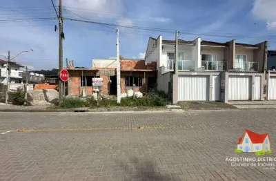 Sobrados geminados c/02 suites + vaga de garagem + espaco c/churrasqueira no aventureiro!